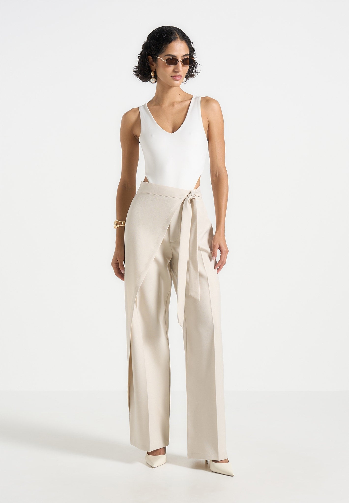 Noa - V-Neck Bodysuit - White