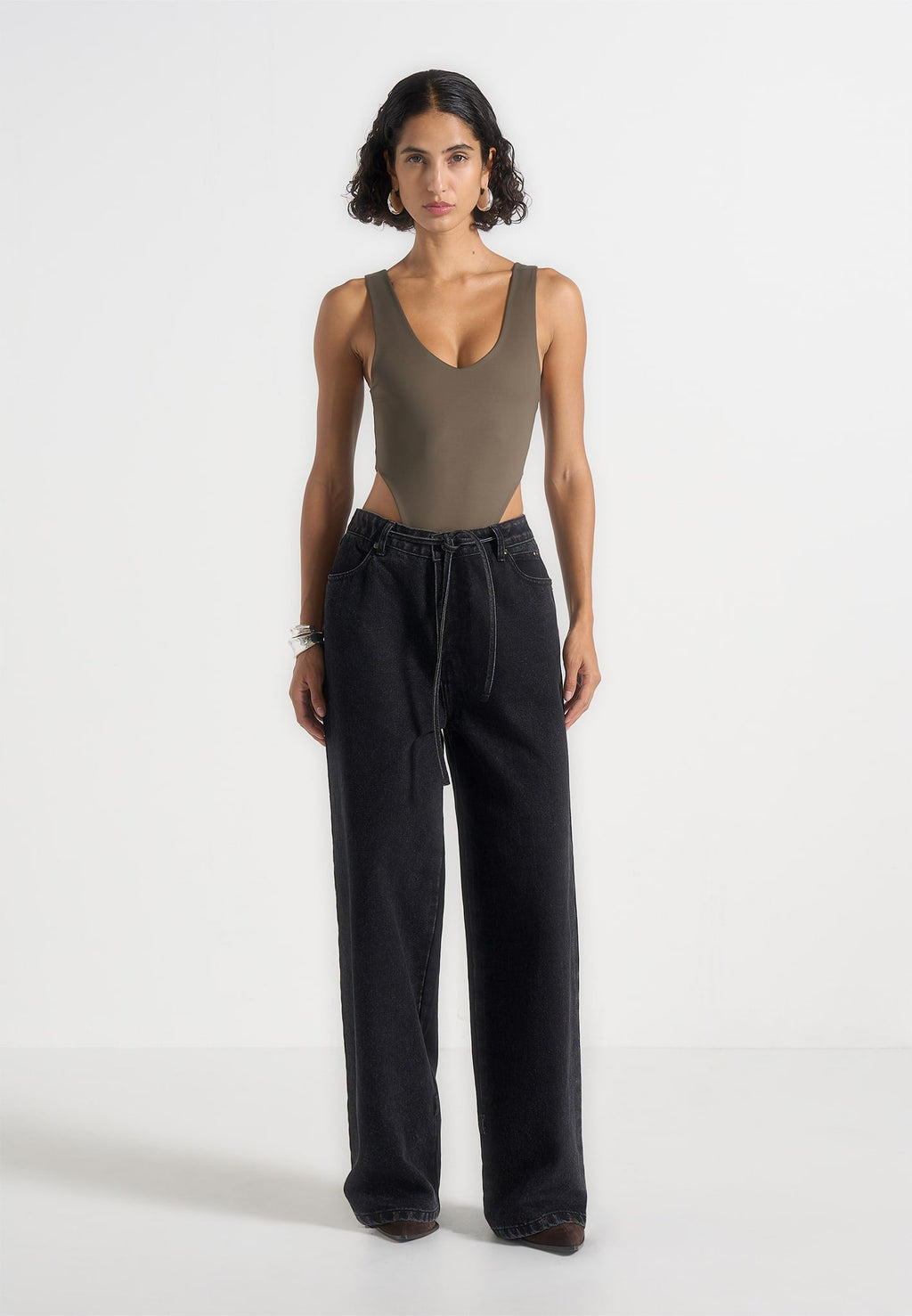 Noa - V-Neck Bodysuit - Olive