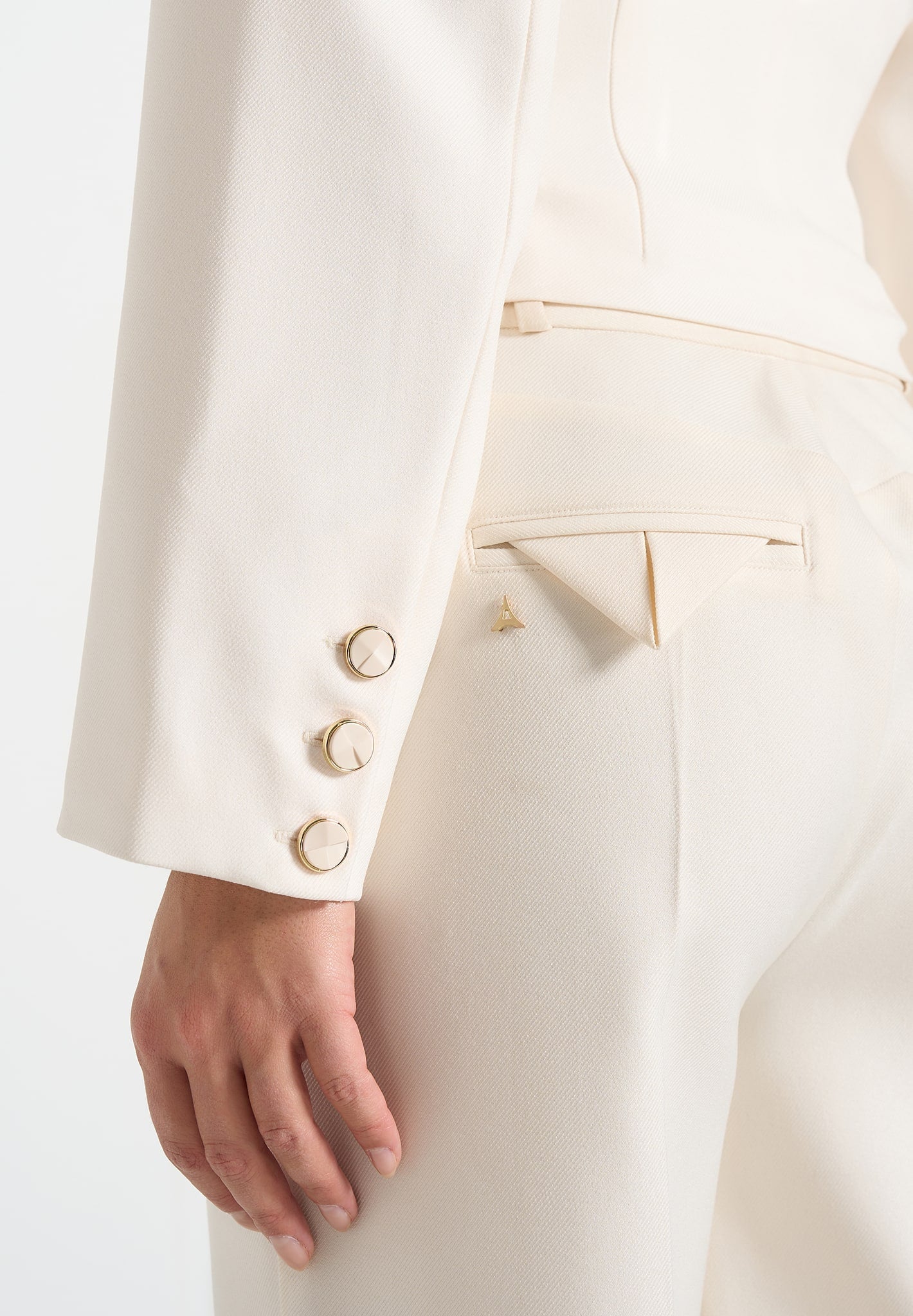 Prisca - Tailored Cropped Blazer - Cream